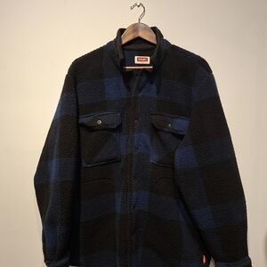 Wrangler Men's Black and Blue Checkered Fleece Jacket
